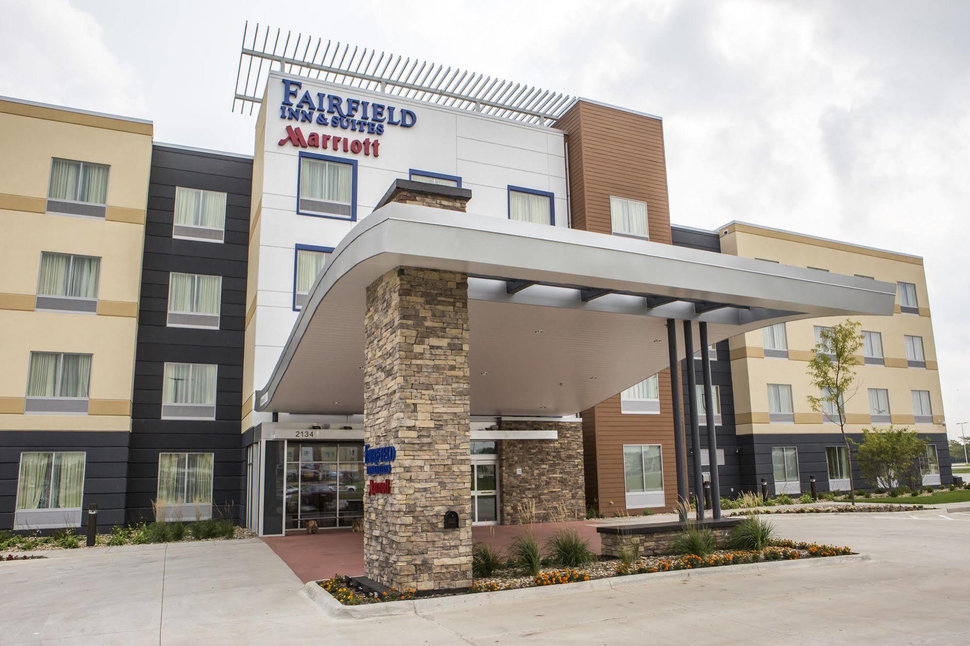 Fairfield Inn & Suites By Marriott Waterloo Cedar Falls מראה חיצוני תמונה